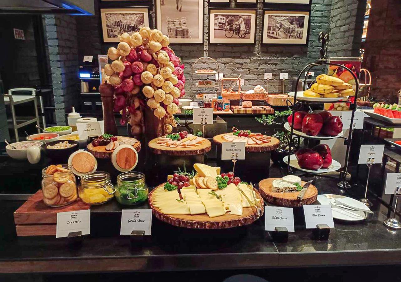 الشقق الفندقية أجنحة فرايزر سوكومفيت - بانكوك المظهر الخارجي الصورة A cheese platter
